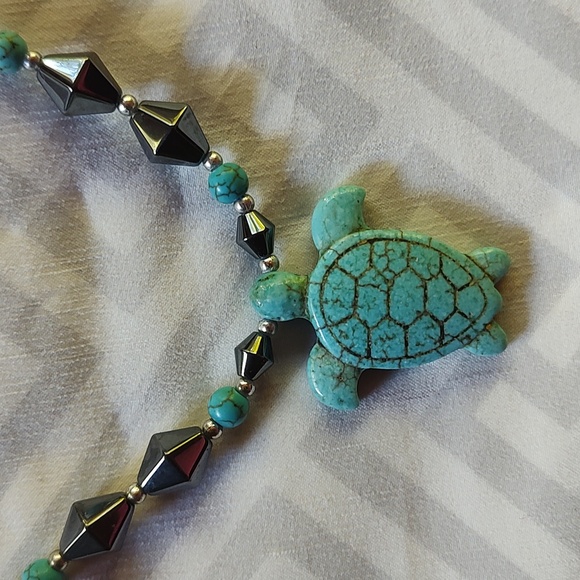 Necklace - Picture 2 of 4